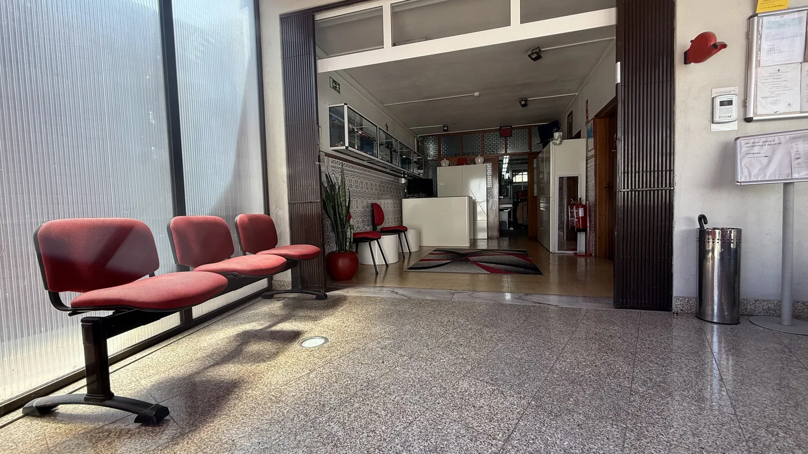 Área de receção das instalações da LOLA